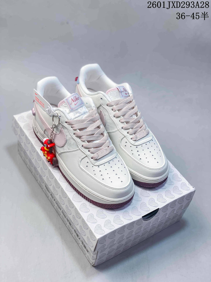 Nike Air Force 1 ’07 Low White Pink Sneakers