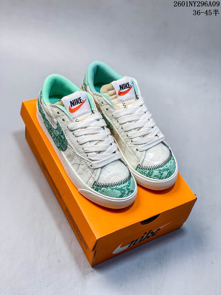 Nike Blazer Low '77 Jumbo Sneakers White Green