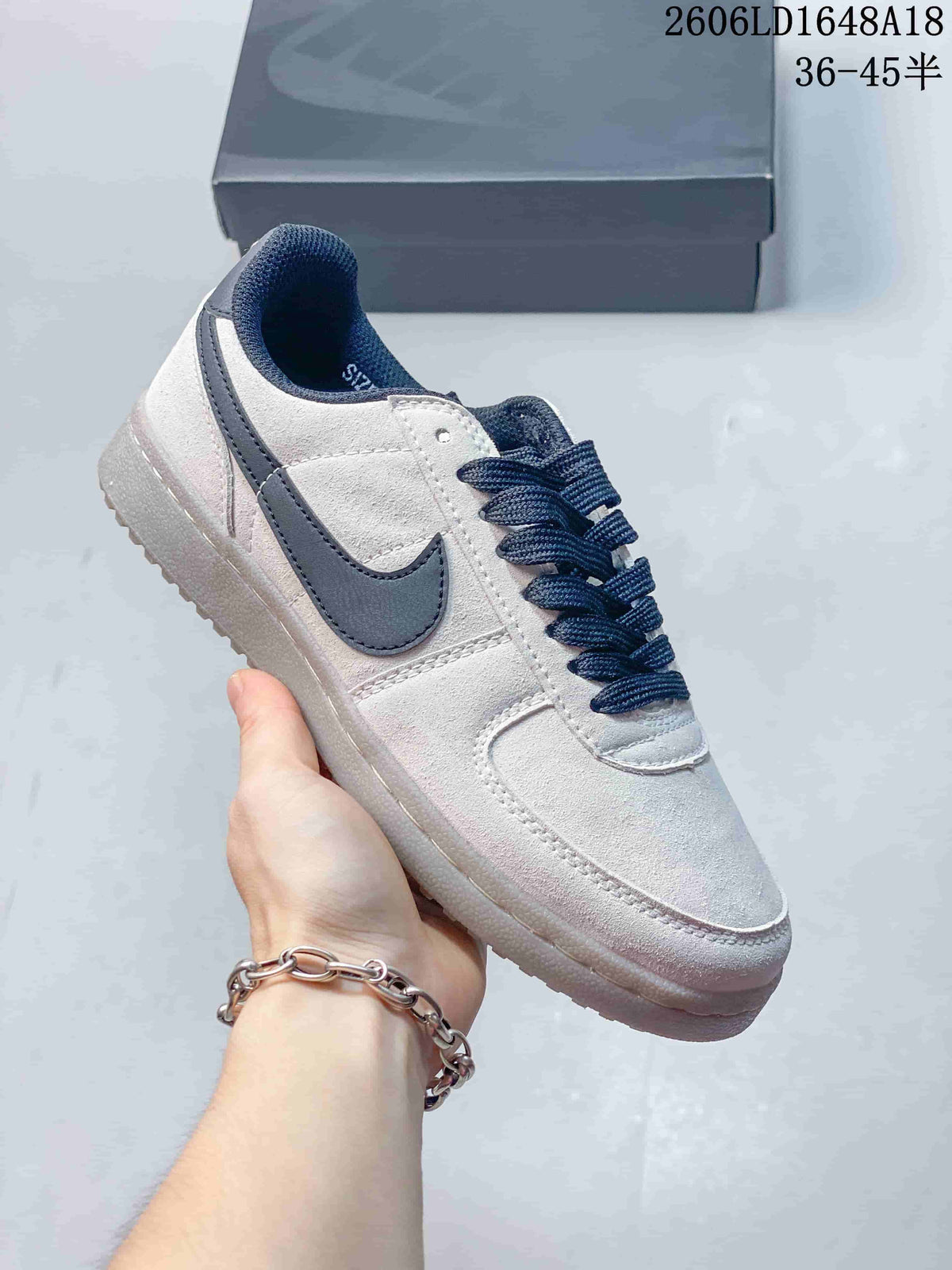 Nike Field General 82 SP Low-Top Sneakers