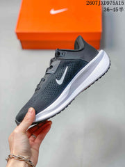 Nike Quest 6 Low-Top Running Shoes - Black/White