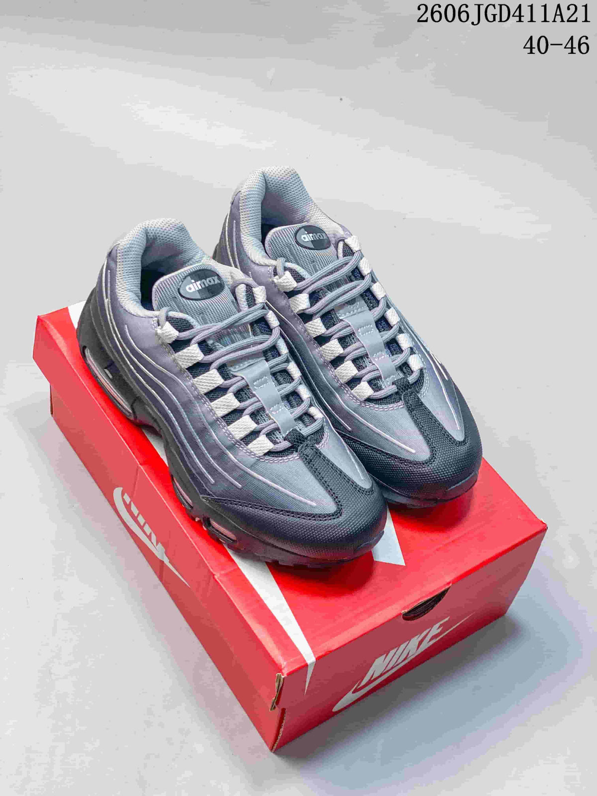 Nike Air Max 95 Sneakers in Grey