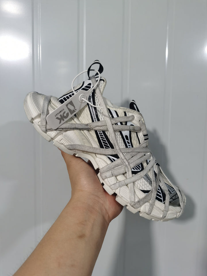0310 White/Black Lace-Up Sneakers