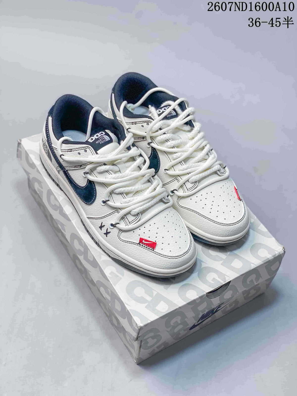 Nike SB Dunk Low White Navy Sneakers 2607ND1600A10