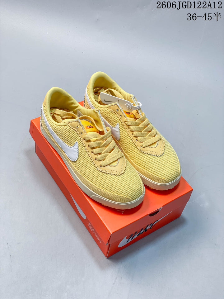 Nike Astro Grabber Women's Casual Sneakers in Yellow