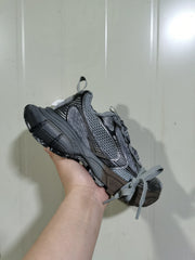 3XL Mesh Sneakers in Grey and Black