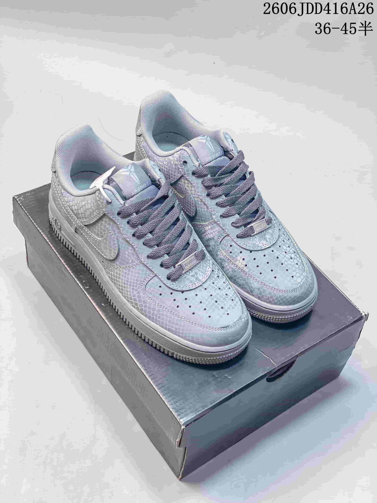 Nike Air Force 1 ’07 Low Sneakers in Silver Gray