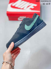 Nike SB Dunk Low Pro Sneakers Black Mint Green