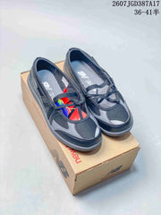 New Balance WD Women's Low-Top Sneakers Black Gray 07JGD38
