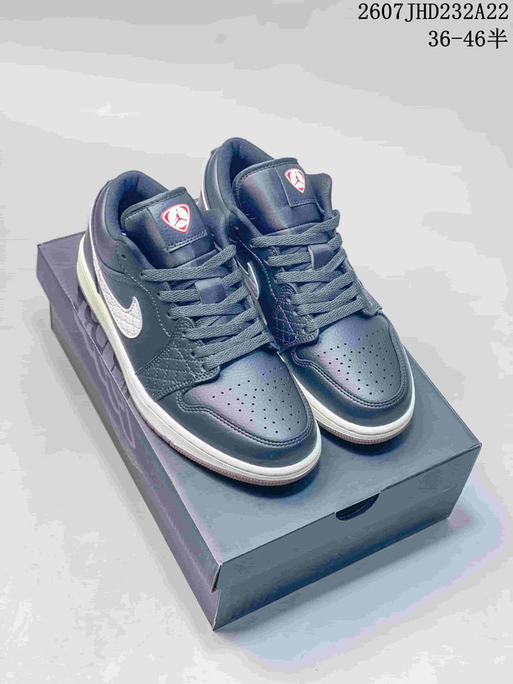 Jordan Air Jordan 1 Low Sneakers Navy White Gum IX5004-121