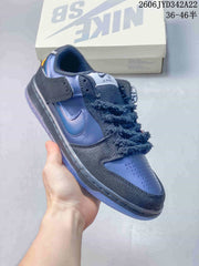Nike SB Dunk Low Skateboarding Shoes in Navy and Blue