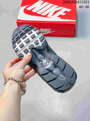 Nike Air Max 95 Sneakers in Grey