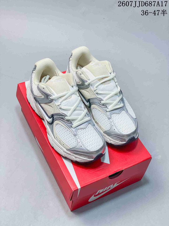 Nike V5 RNR Sneakers White Silver TD687A17