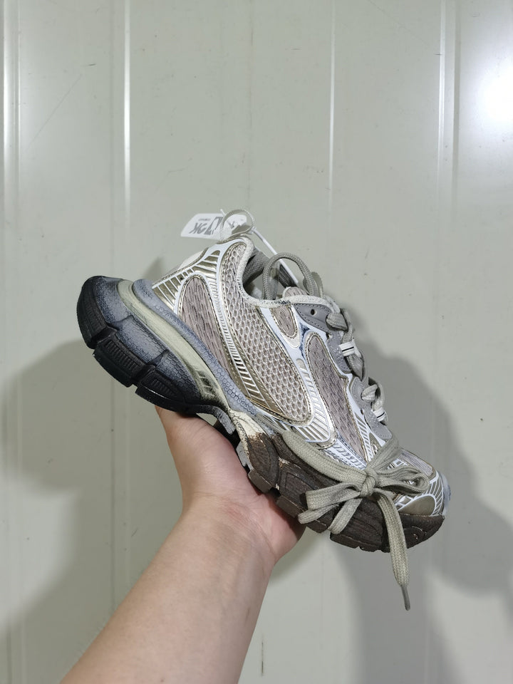 3XL Champagne Graffiti Distressed Sneakers