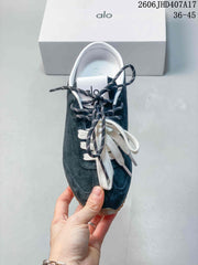 Alo Yoga Sunset Sneaker in Navy
