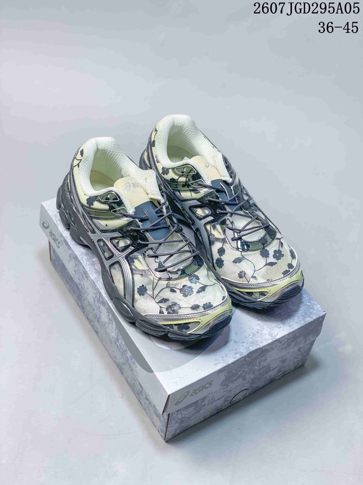 ASICS Gel-Cumulus 16 Floral Casual Running Sneakers