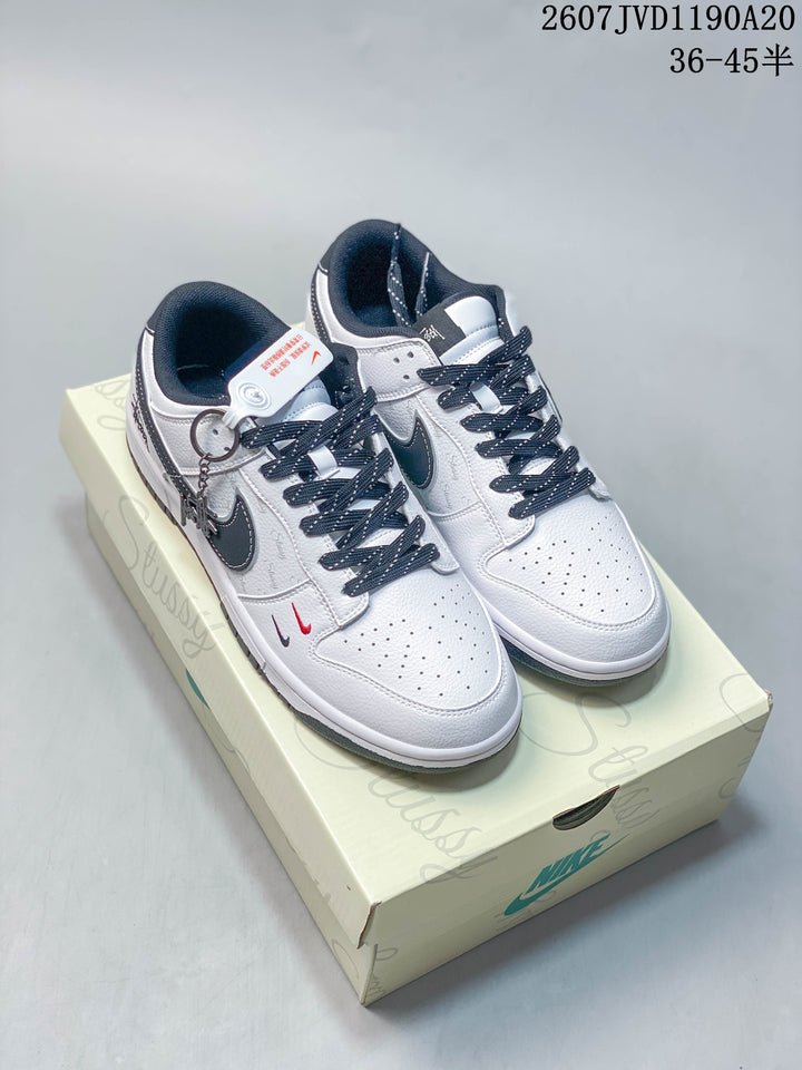 Nike SB Dunk Low Stüssy White Black Sneakers