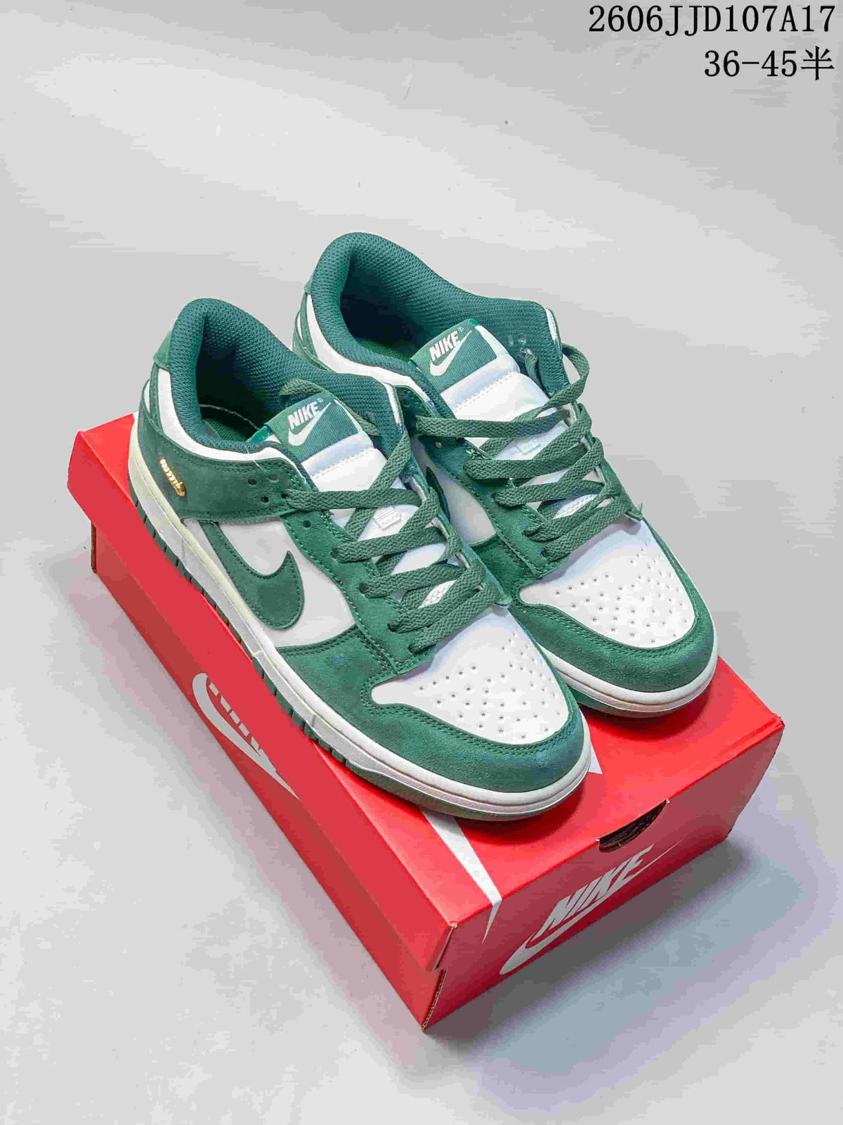 Nike Dunk Low SB Sneakers, Green and White, JD107A17