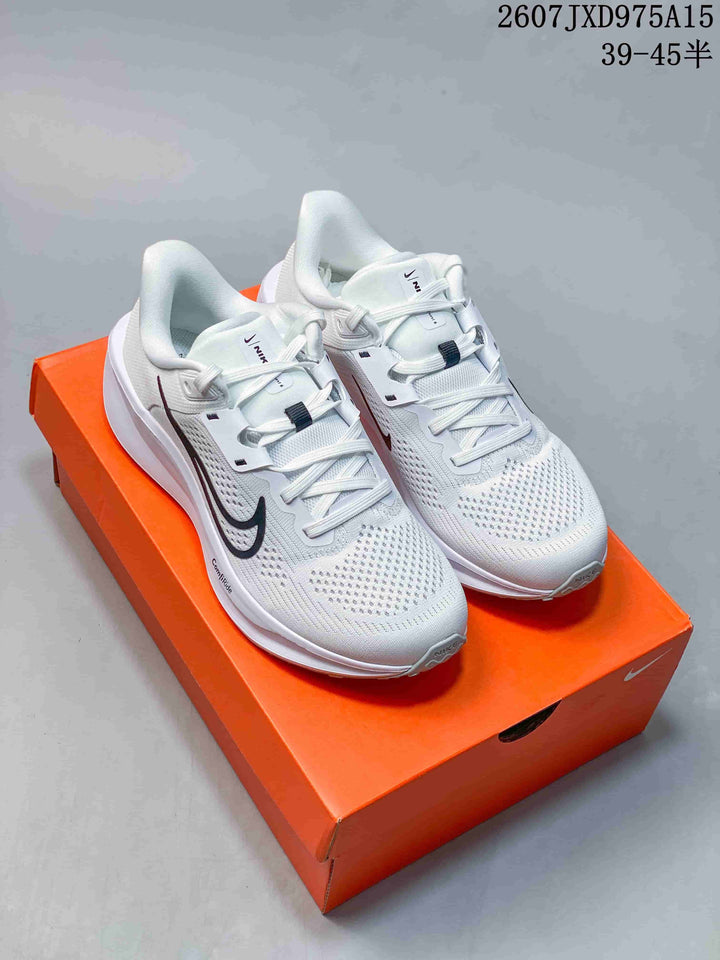 Nike Quest 6 White Low-Top Running Sneakers
