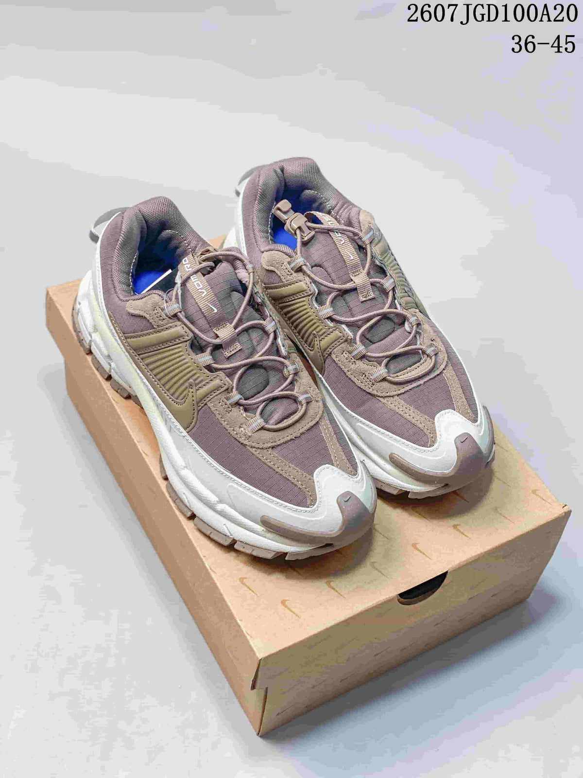 Nike Zoom Vomero Roam Sneakers Taupe Gray 2607JGD100A20