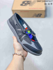 New Balance WD Women's Low-Top Sneakers Black Gray 07JGD38